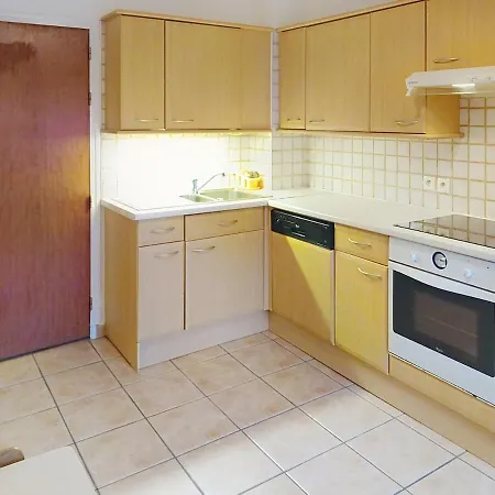 F2 Devant Les Thermes *